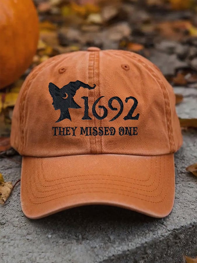 Western 1692 Print Hat