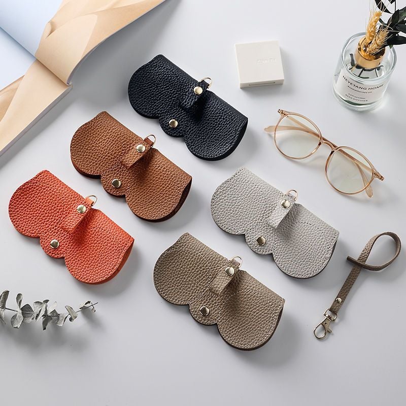 🔥This Week's Special ✨Soft PU Leather Sunglasses Bag👓️