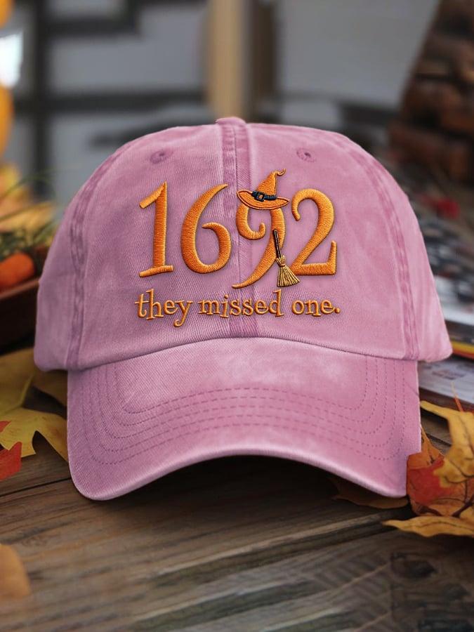Western 1692 Print Hat